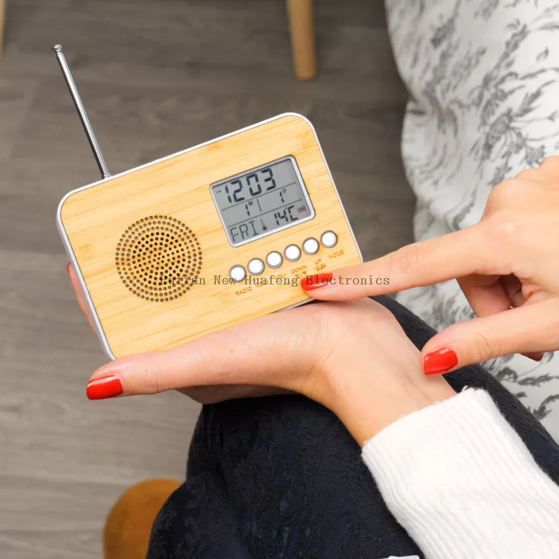 Despertador superior de bambú del reloj LCD de la radio FM de la decoración del hogar del nuevo diseño caliente de la venta